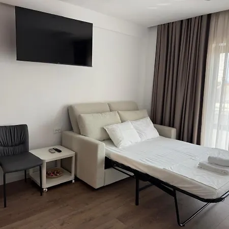 Riviera Escape * Sarandë